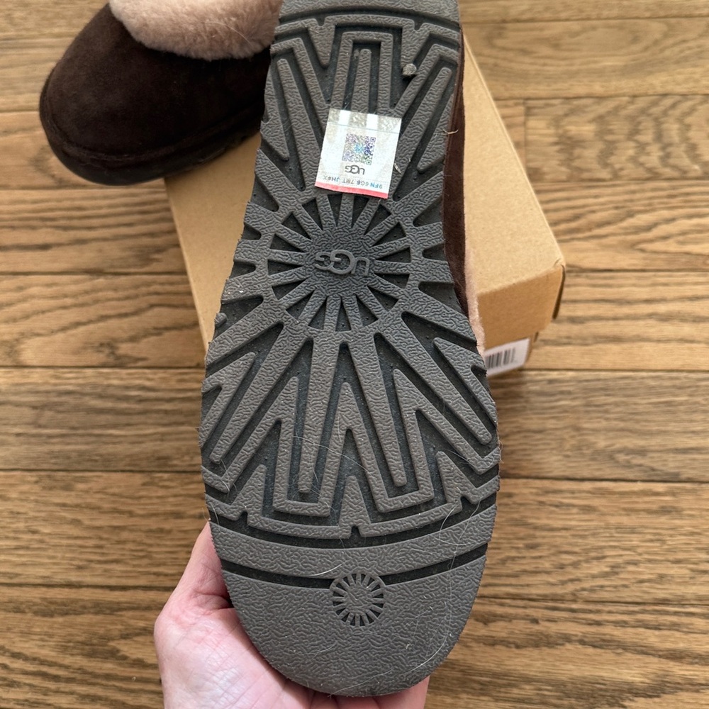 UGG Women's Chocolate Zoe’s Ballet Flat - Picture 3 of 4